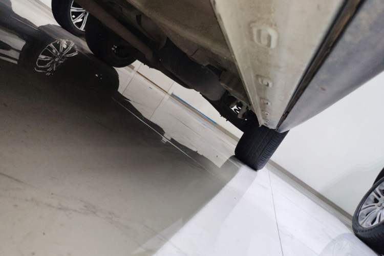 Used Roewe RX5 MAX 2021 Supreme Series 300TGI Automatic Luxury Cabin Edition Left Side Sill