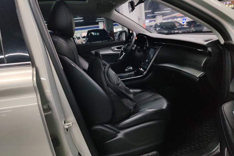 Used Roewe RX5 MAX 2021 Supreme Series 300TGI Automatic Luxury Cabin Edition Right Front Seat