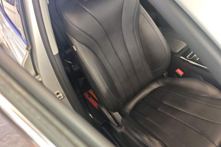 Used Roewe RX5 MAX 2021 Supreme Series 300TGI Automatic Luxury Cabin Edition Right Front Seat
