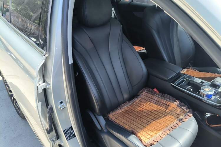 Used Roewe RX5 MAX 2021 Supreme Series 300TGI Automatic Luxury Cabin Edition Right Front Seat