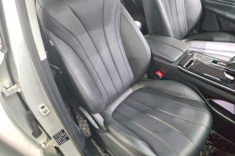 Used Roewe RX5 MAX 2021 Supreme Series 300TGI Automatic Luxury Cabin Edition Right Front Seat