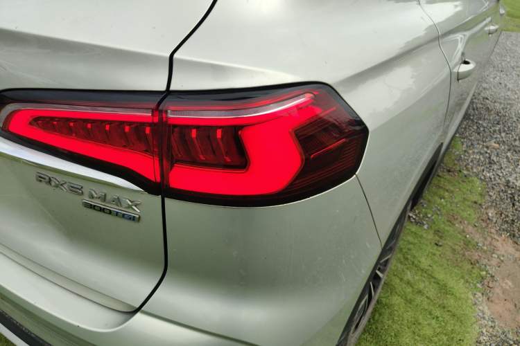 Used Roewe RX5 MAX 2021 Supreme Series 300TGI Automatic Luxury Cabin Edition Right Rear Taillight