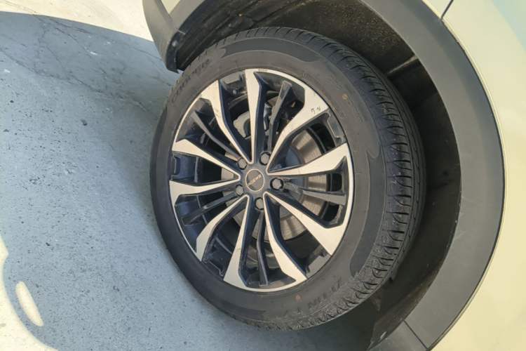 Used Roewe RX5 MAX 2021 Supreme Series 300TGI Automatic Luxury Cabin Edition Right Rear Wheel Hub