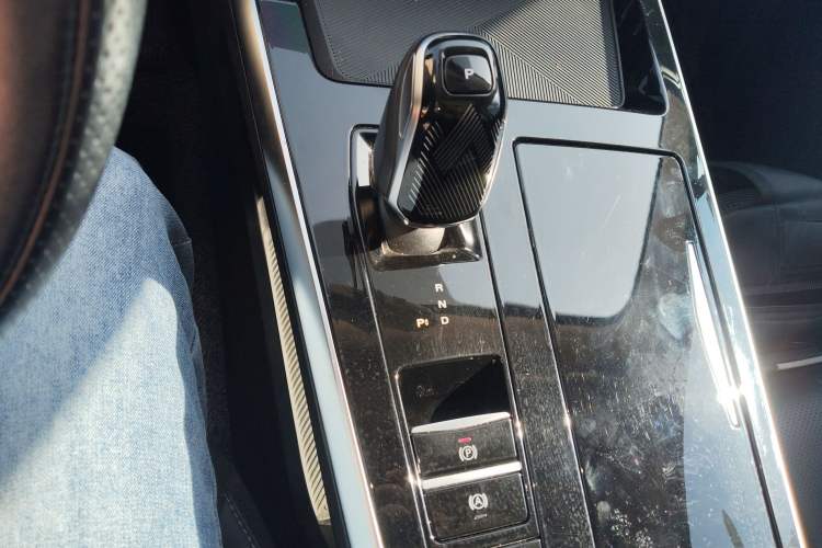 Used Roewe RX5 MAX 2022 1.5T Automatic Youwei Luxury Edition Gear Lever