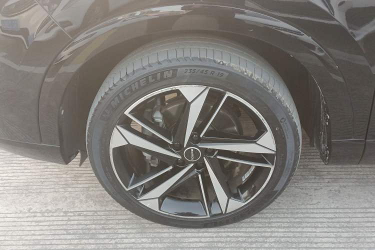Used Roewe RX5 MAX 2022 1.5T Automatic Youwei Luxury Edition Left Front Wheel Hub