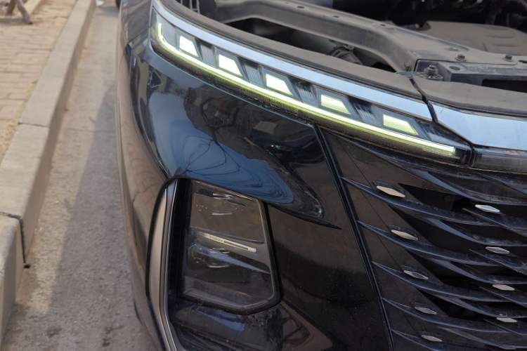 Used Roewe RX5 MAX 2022 1.5T Automatic Zhiwei Prestige Edition Right Front Headlight