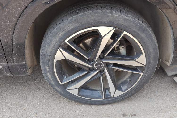 Used Roewe RX5 MAX 2022 1.5T Automatic Zhiwei Prestige Edition Right Front Wheel Hub