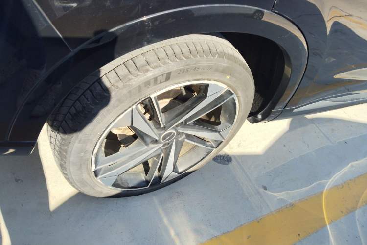 Used Roewe RX5 MAX 2022 1.5T Automatic Youwei Luxury Edition Right Rear Wheel Hub