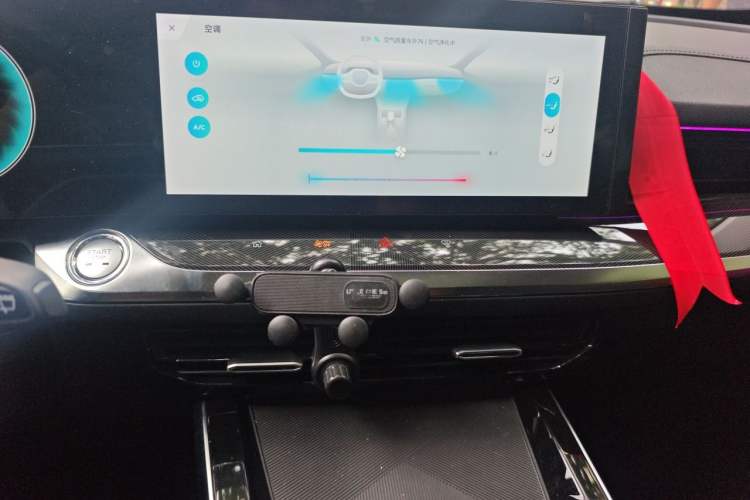 Used Roewe RX5 MAX 2022 1.5T Automatic Youwei Luxury Edition Audio And AC Panel