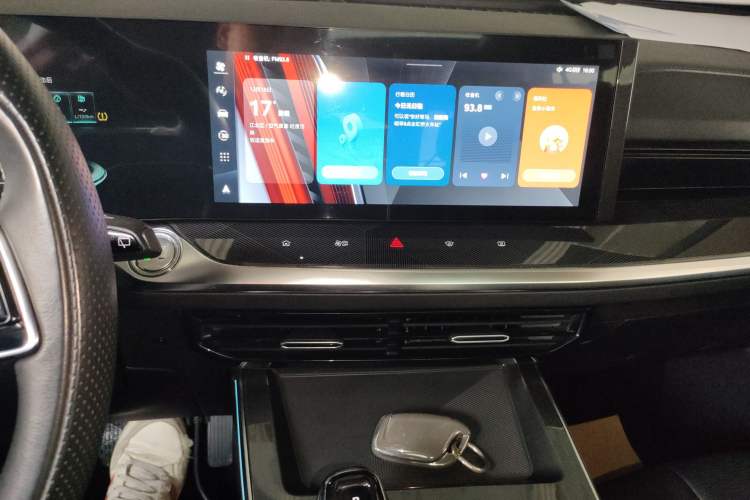 Used Roewe RX5 MAX 2022 1.5T Automatic Zhiwei Prestige Edition Audio And AC Panel