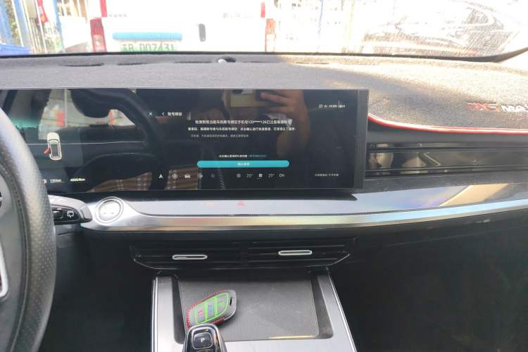 Used Roewe RX5 MAX 2022 2.0T Automatic Zhiwei Zunrong Edition Audio And AC Panel