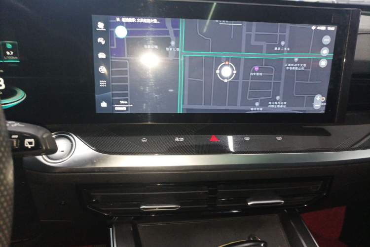 Used Roewe RX5 MAX 2022 1.5T Automatic Zhiwei Prestige Edition Audio And AC Panel