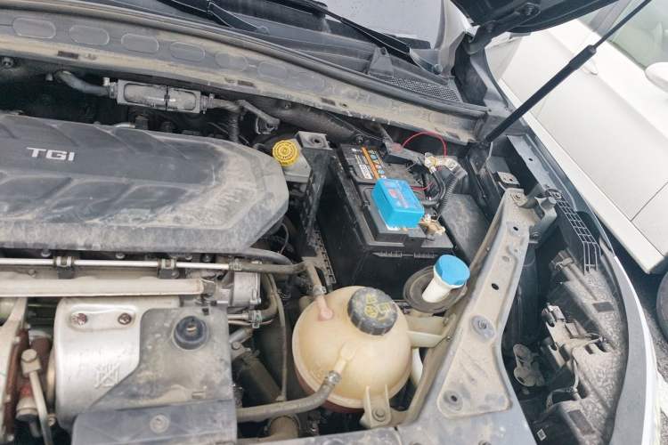 Used Roewe RX5 MAX 2022 2.0T Automatic Youwei Supreme Edition Engine Bay Left