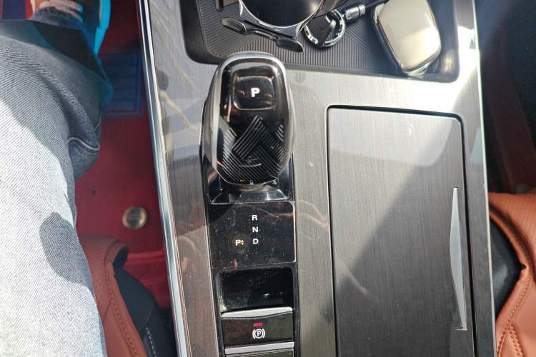 Used Roewe RX5 MAX 2022 1.5T Automatic Zhiwei Prestige Edition Gear Lever