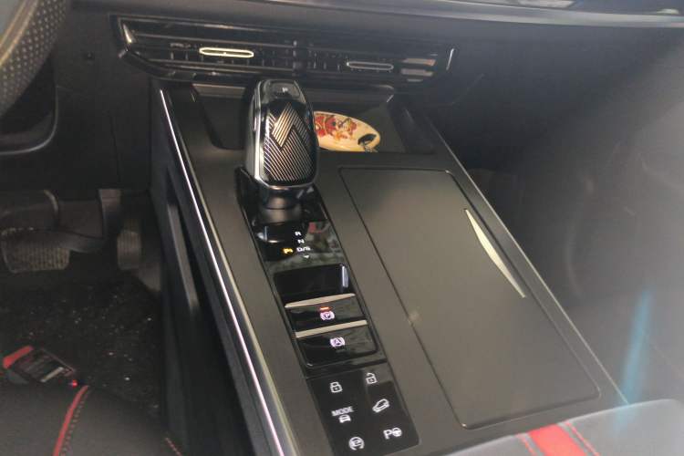 Used Roewe RX5 MAX 2022 2.0T Automatic Youwei Supreme Edition Gear Lever