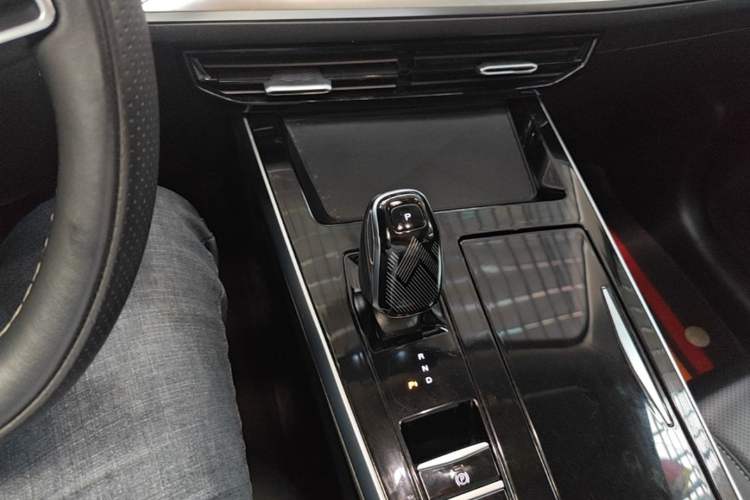 Used Roewe RX5 MAX 2022 1.5T Automatic Youwei Luxury Edition Gear Lever