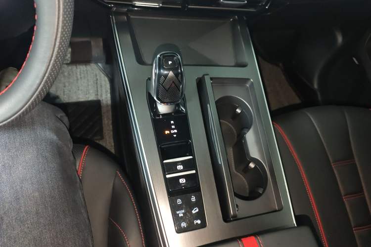 Used Roewe RX5 MAX 2022 2.0T Automatic Youwei Supreme Edition Gear Lever