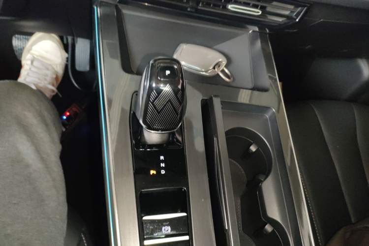 Used Roewe RX5 MAX 2022 1.5T Automatic Zhiwei Prestige Edition Gear Lever