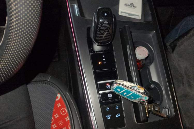 Used Roewe RX5 MAX 2022 1.5T Automatic Zhiwei Prestige Edition Gear Lever