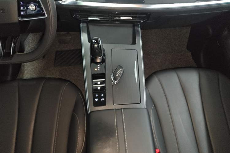 Used Roewe RX5 MAX 2022 1.5T Automatic Zhiwei Prestige Edition Gear Lever