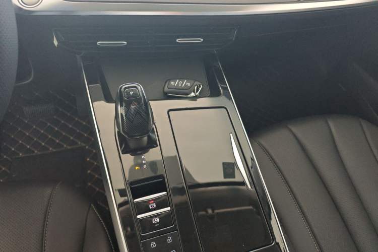 Used Roewe RX5 MAX 2022 1.5T Automatic Youwei Luxury Edition Gear Lever