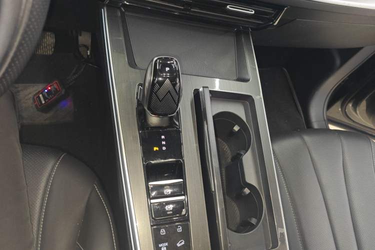 Used Roewe RX5 MAX 2022 1.5T Automatic Zhiwei Prestige Edition Gear Lever