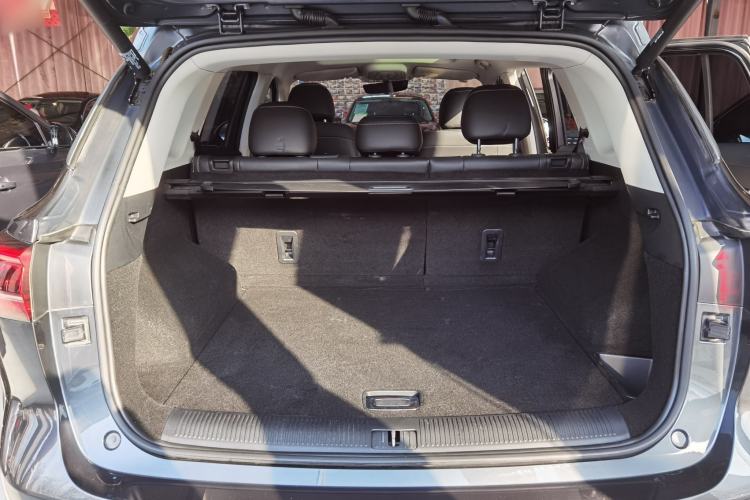 Used Roewe RX5 MAX 2022 2.0T Automatic Zhiwei Zunrong Edition Interior 4