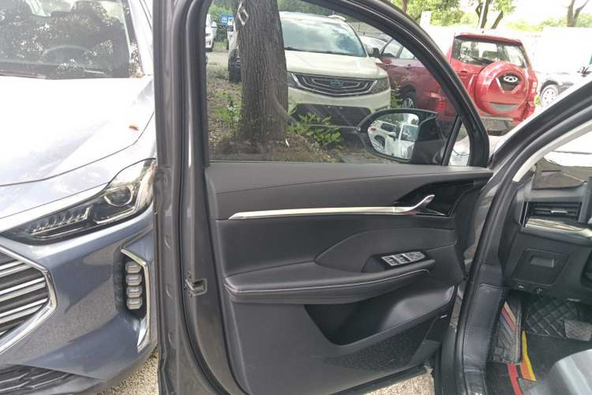 Used Roewe RX5 MAX 2022 2.0T Automatic Zhiwei Zunrong Edition Left Front Door Interior