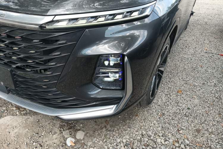 Used Roewe RX5 MAX 2022 2.0T Automatic Zhiwei Zunrong Edition Left Front Headlight