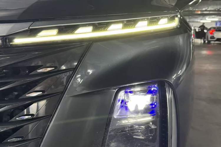 Used Roewe RX5 MAX 2022 1.5T Automatic Zhiwei Prestige Edition Left Front Headlight