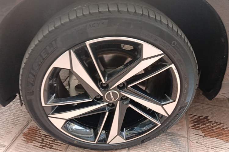 Used Roewe RX5 MAX 2022 1.5T Automatic Youwei Luxury Edition Left Front Wheel Hub