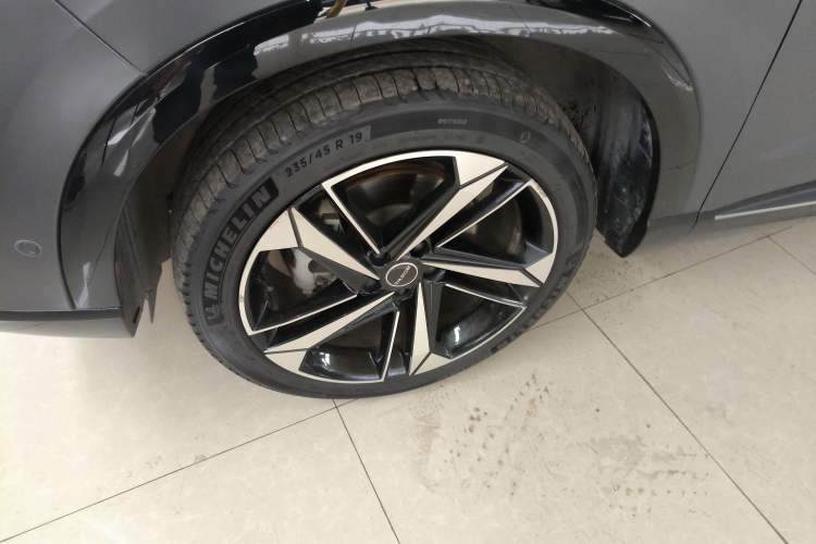 Used Roewe RX5 MAX 2022 2.0T Automatic Youwei Supreme Edition Left Front Wheel Hub