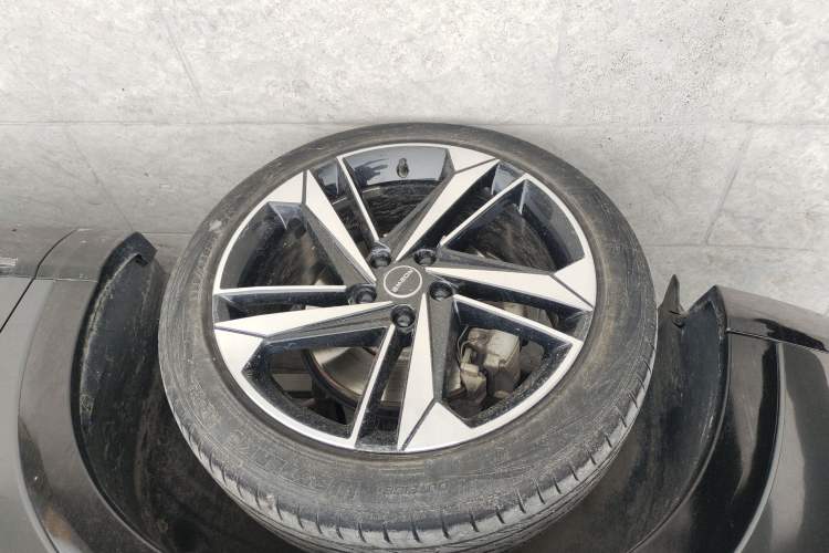 Used Roewe RX5 MAX 2022 1.5T Automatic Youwei Luxury Edition Left Front Wheel Hub