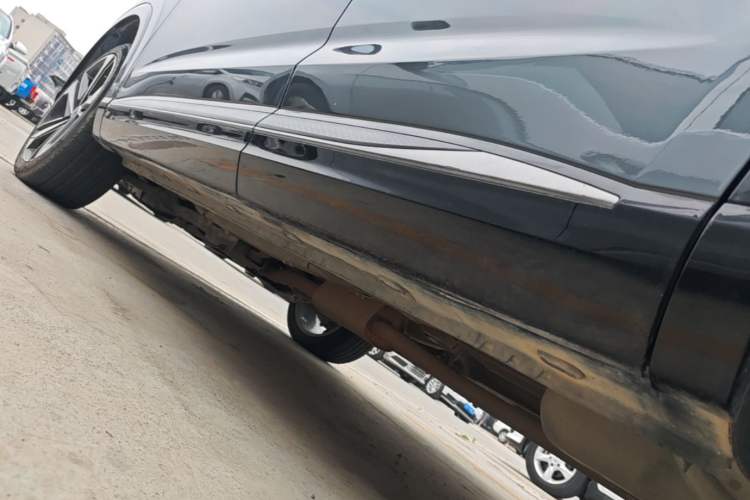 Used Roewe RX5 MAX 2022 1.5T Automatic Zhiwei Prestige Edition Left Side Sill