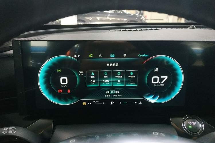 Used Roewe RX5 MAX 2022 1.5T Automatic Zhiwei Prestige Edition Odometer Close Up