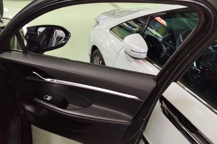 Used Roewe RX5 MAX 2022 1.5T Automatic Zhiwei Prestige Edition Right Front Door Interior