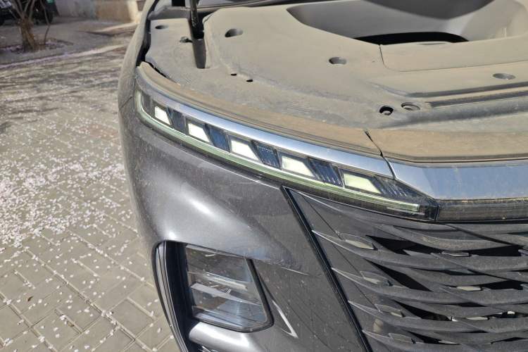 Used Roewe RX5 MAX 2022 1.5T Automatic Zhiwei Prestige Edition Right Front Headlight