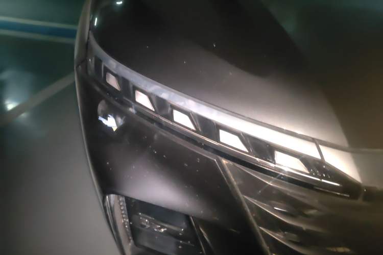 Used Roewe RX5 MAX 2022 1.5T Automatic Zhiwei Prestige Edition Right Front Headlight