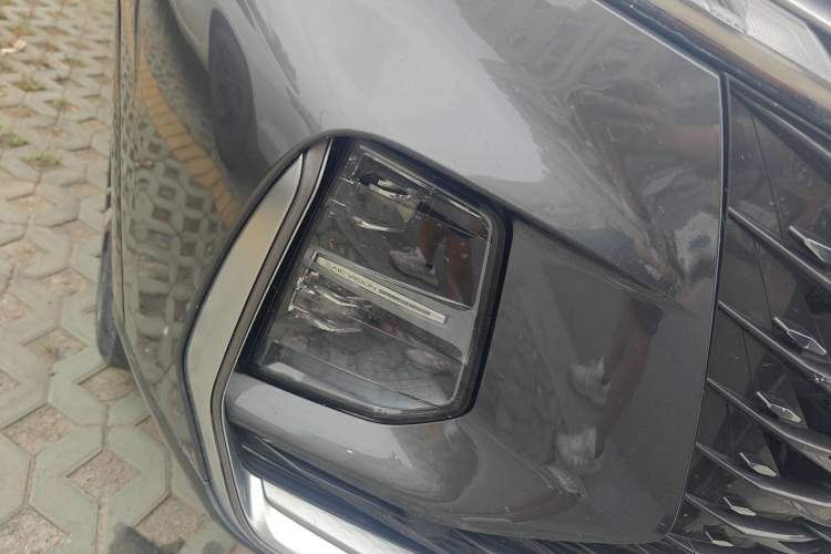 Used Roewe RX5 MAX 2022 1.5T Automatic Zhiwei Prestige Edition Right Front Headlight