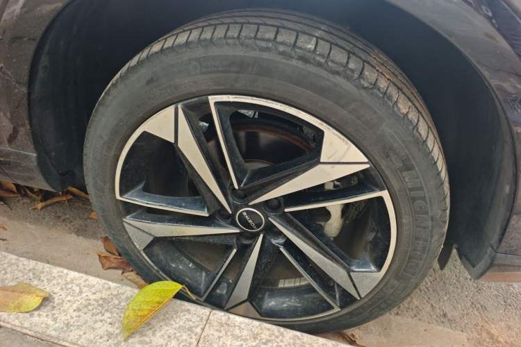 Used Roewe RX5 MAX 2022 1.5T Automatic Youwei Luxury Edition Right Front Wheel Hub