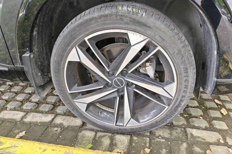 Used Roewe RX5 MAX 2022 1.5T Automatic Youwei Luxury Edition Right Front Wheel Hub
