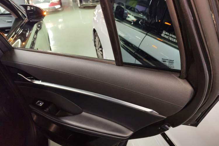 Used Roewe RX5 MAX 2022 1.5T Automatic Zhiwei Prestige Edition Right Rear Door Interior
