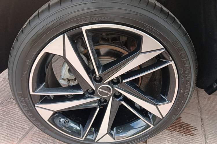 Used Roewe RX5 MAX 2022 1.5T Automatic Youwei Luxury Edition Right Rear Wheel Hub