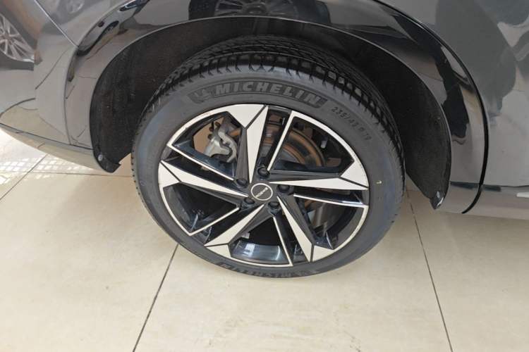 Used Roewe RX5 MAX 2022 1.5T Automatic Youwei Luxury Edition Right Rear Wheel Hub