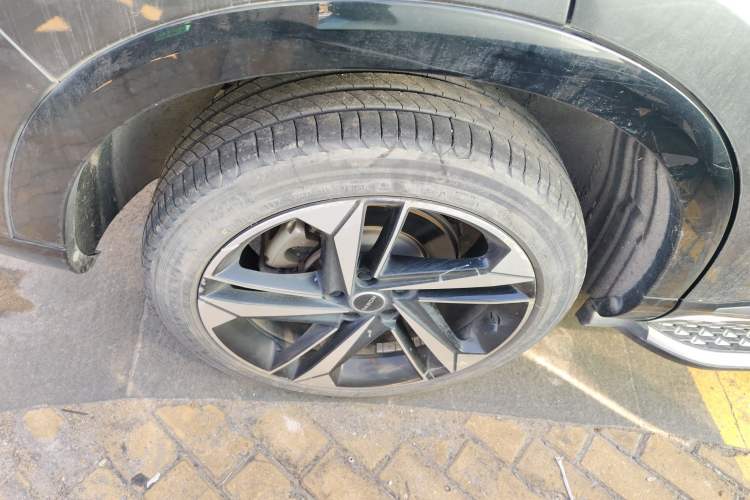Used Roewe RX5 MAX 2022 2.0T Automatic Zhiwei Zunrong Edition Right Rear Wheel Hub