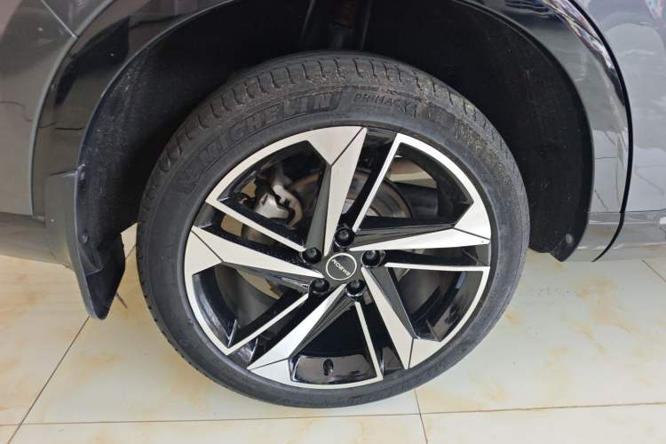 Used Roewe RX5 MAX 2022 1.5T Automatic Youwei Luxury Edition Right Rear Wheel Hub