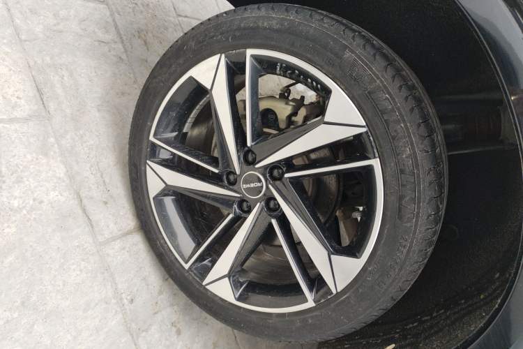 Used Roewe RX5 MAX 2022 1.5T Automatic Youwei Luxury Edition Right Rear Wheel Hub