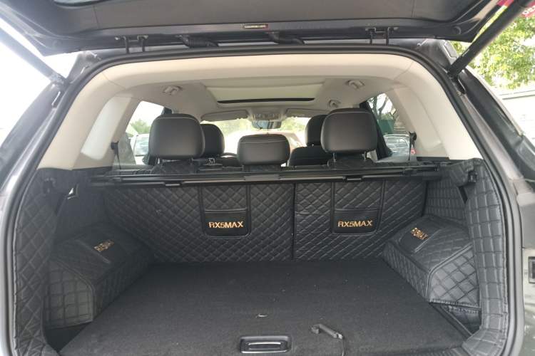 Used Roewe RX5 MAX 2022 2.0T Automatic Zhiwei Zunrong Edition Trunk
