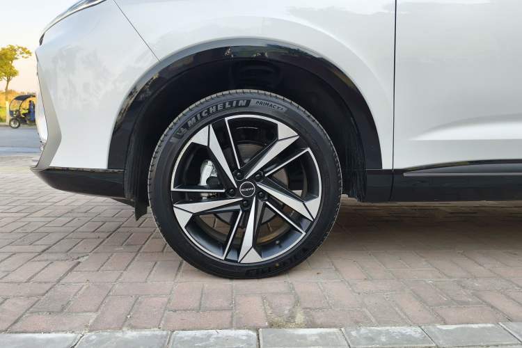 Used Roewe RX5 MAX 2022 1.5T Automatic Zhiwei Prestige Edition Left Front Wheel Hub