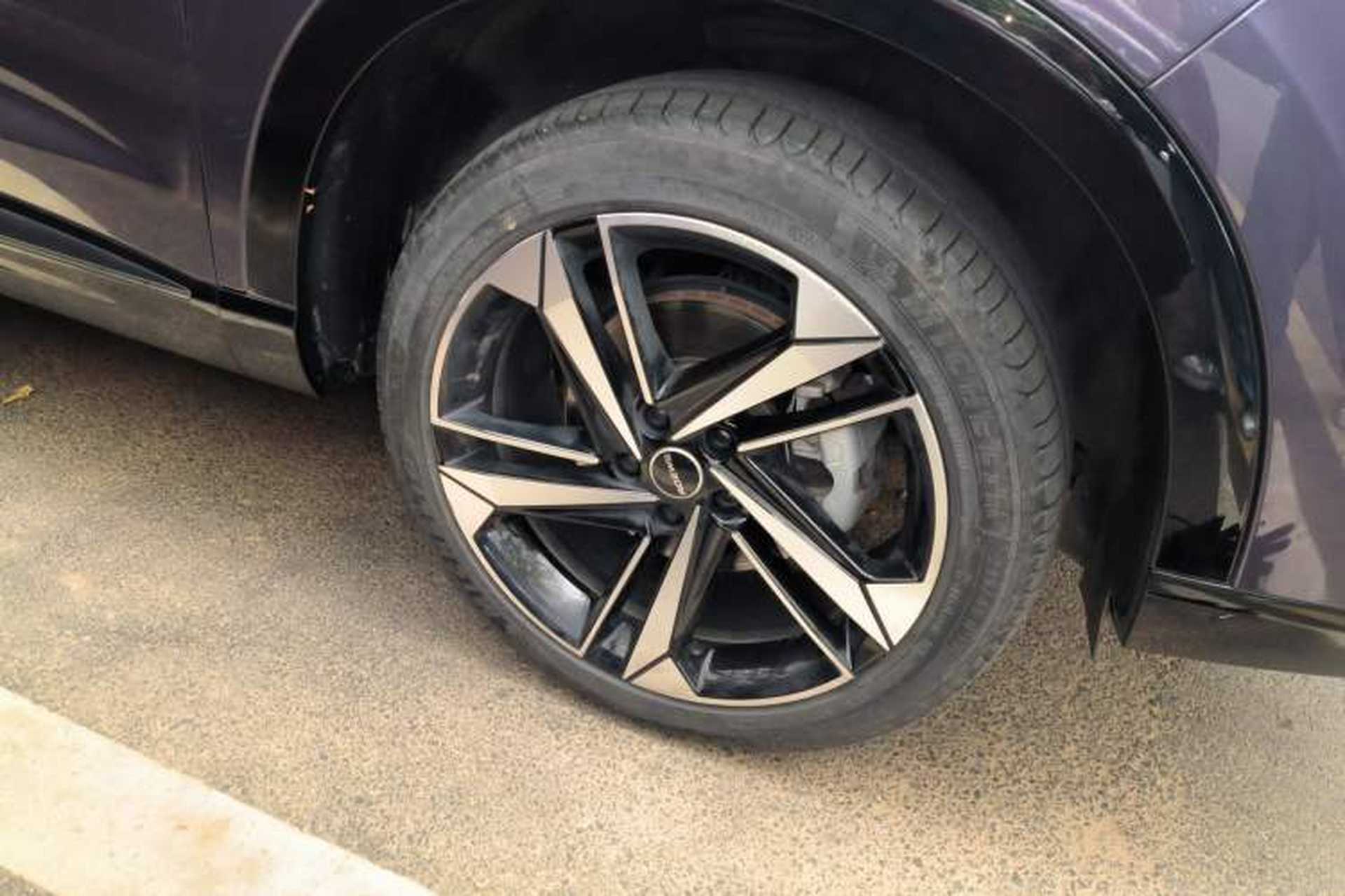 Used Roewe RX5 MAX 2022 1.5T Automatic Zhiwei Prestige Edition Right Front Wheel Hub